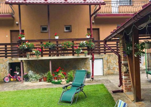 Yaremche Cabin | Relax Yaremche: Guest Rated 9.8, Pet & Child Friendly Retreat