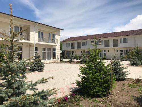 Cholpon-Ata Apartment | Discover Cozy Stays at Коттедж "Ак Жолтой"