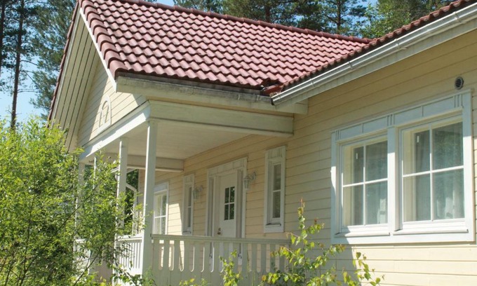 Enonkoski House | Relaxing Cottage in Enonkoski, Finland with Hot Tub