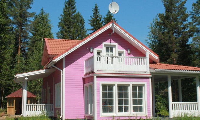 Enonkoski House | Cozy Cottage in Enonkoski, Finland with Hot Tub & More