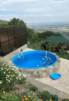 Tuzdybastau House | Relaxing Cottage with Pool and Sauna for Family Getaways