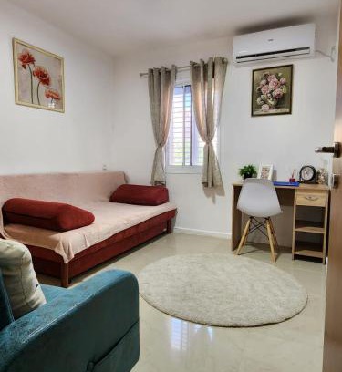 Bat Yam Apartment | Pet and Child Friendly Short-Term Rentals in Bat Yam