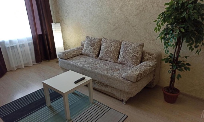 Omsk Apartment | Cozy Крупской 14 к 2 with Delicious Breakfast Included