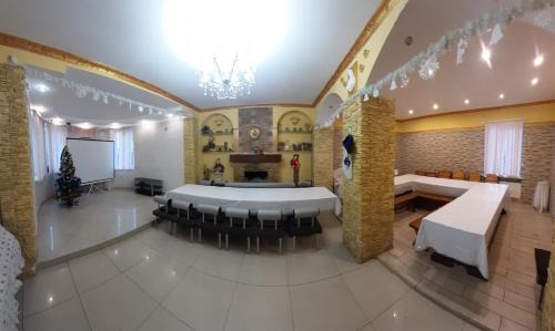 Podilskyj Villa | Kurenevsky Dvir: 4-Star Retreat with Pool & Pet-Friendly