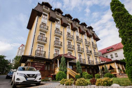 Truskavets Hotel | Charming Курортний Готель Золота Корона with Family Amenities
