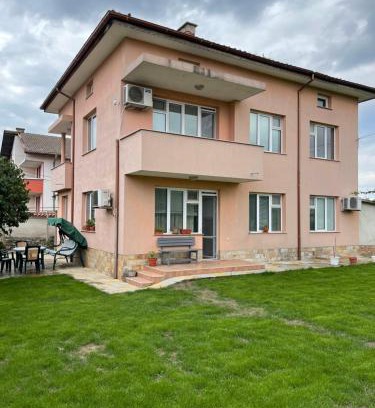 Parvenets Apartment | Unforgettable Stay at Къща за Гости Бети - 10/10 Rated