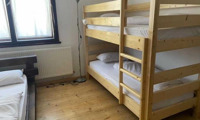 Hvoyna House | Welcoming Къща за гости Аспарух: Family & Pet Friendly Stay