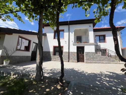 Hisarja House | Къща за гости Бадови