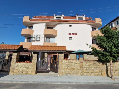 Chernomorets House | Discover Къща за гости Валена in Черноморец - 9.2 Rating!