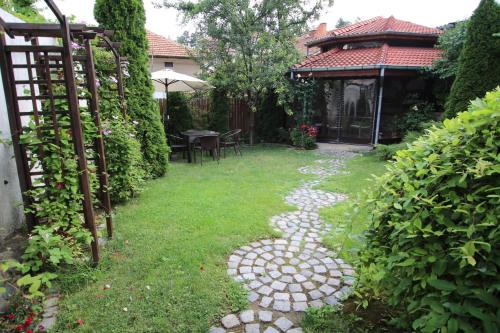 Belogradchik House | Family-Friendly Retreat at Къща за гости Джая - 8.7/10 Rated