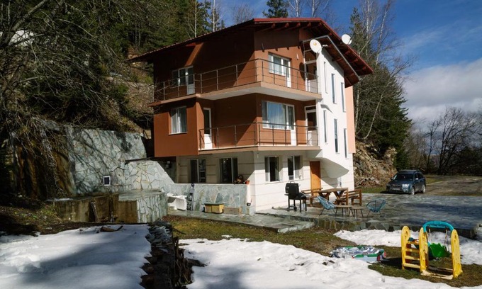 Panichishte Villa | Guest House Donuka: Family-Friendly Stay with Top Ratings
