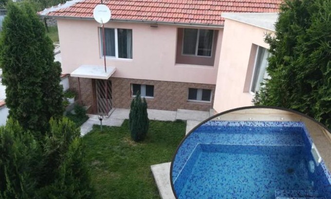 Strelcha House | Family-Friendly Къща за гости Мира with Kitchen Amenities