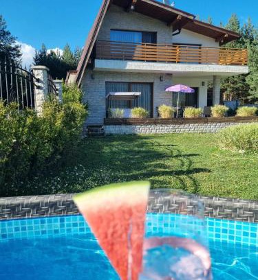 Razlog Ski Chalet | Guest House Radost: Oceanfront Oasis with Spa & Pool