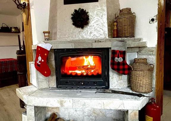 Kasak Apartment | Cozy Stay at Къща за гости “Стоянови”: Pet-Friendly Retreat