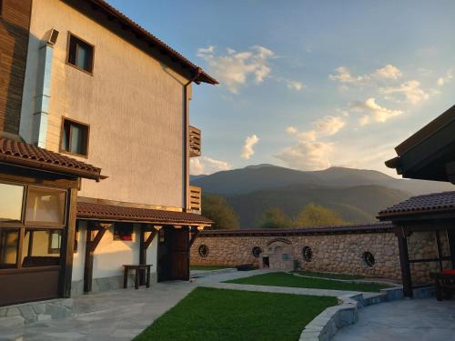 Dobrinishte House | Cozy Guesthouse "Тони" with Hot Tub and Breakfast Included