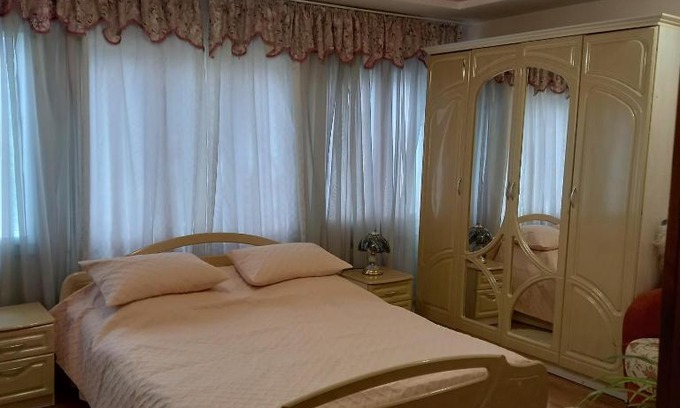 Yaremche Apartment | Lavanda: Pet-Friendly Stay with Oceanfront Views