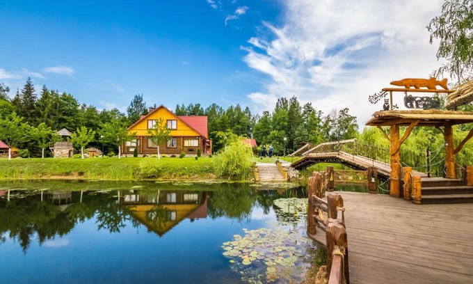 Ustye Cabin | Discover Лесниково: Pet-Friendly Retreat with Breakfast