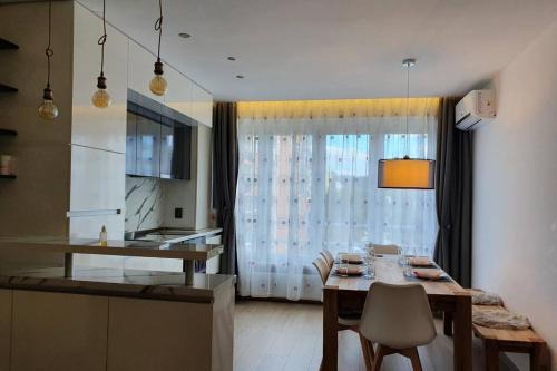 Samokov Apartment | Elegant Apartment with WiFi, 10km from Borovets - Rated 9.8