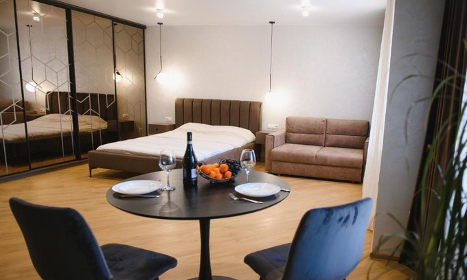 Khmelnitskiy Apartment | Modern Luxury Suite: Guest Rated 9.8 with Family Amenities