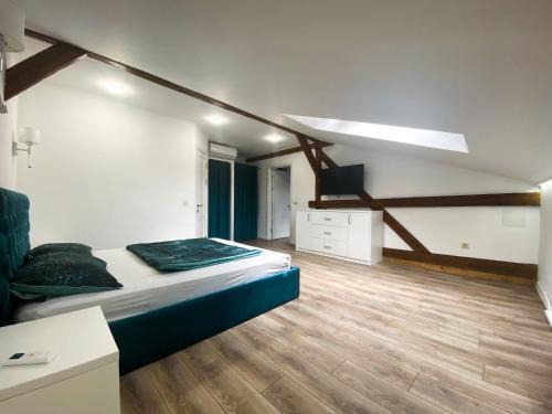 Kosuv Stary Apartment | Stylish Mansard Apartments in the City Center - 9.7/10 Rated