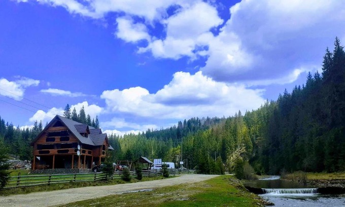 Myslivka House | Pet-Friendly Stay at Маєток горгани with Family Amenities