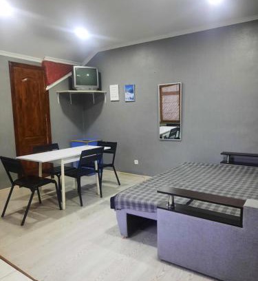 Kamenets-Podol'skiy Bed & Breakfast | Cozy Mini-Hotel with Breakfast and Pet-Friendly Amenities