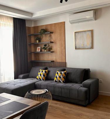 Maini Apartment | Oceanfront Mamma Mia Apartments with Hot Tub & Kid-Friendly