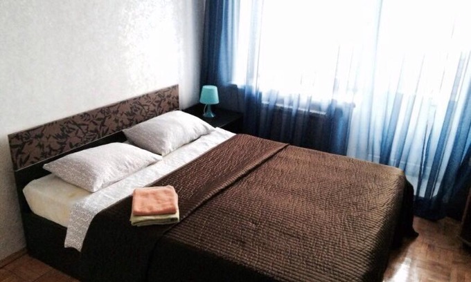 Smolensk Apartment | Discover Нахимова 23: Top-Rated Stay with Hot Tub Access