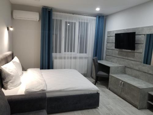 Uzhhorod Apartment | Cozy Apartment in the Heart of the City, Family-Friendly