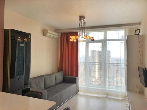 Svyatoshyns'kyi District Apartment | Cozy Studio Apartment Near Zhitomirskaya Metro, 10/10 Rating