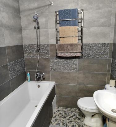 Maliyevtsy Apartment | Modern Comfort at Libid Plaza - Rated 9/10 for Families