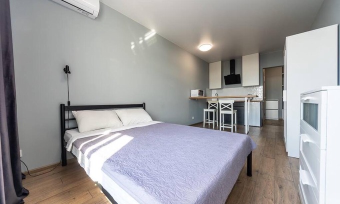 Solomjanskyj Apartment | Cozy Studio on Pолевой – Pet-Friendly & Family Welcome