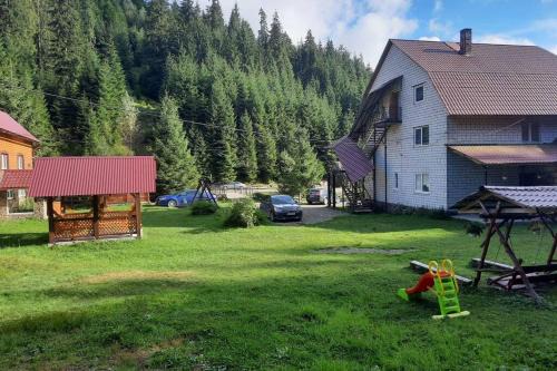 Soymy Apartment | Spacious Apartments for 8 at Sadyba U Ani - Rated 9.2