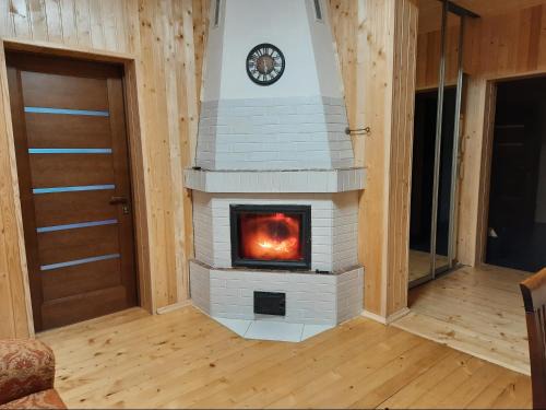 Plavya House | Dreamy Mountains Retreat: Pet and Child Friendly Stay