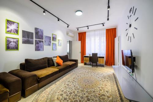 Almaty Apartment | Cozy Retreat: Guest Rated 10/10, Family-Friendly Comfort