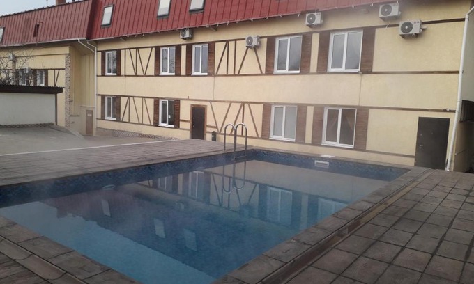 Saratov Hotel | Elegant Stay at Отель Империал with Pool & Hot Tub
