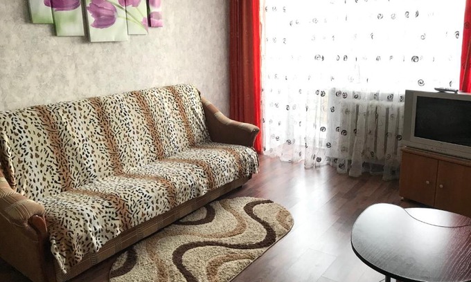 Yaroslavl Historic City Centre Apartment | Cozy Apartment Steps from the Planetarium - Pet Friendly