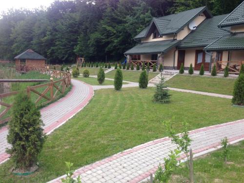 Mykolaiv Hotel | Discover Поляна Купіль: Family-Friendly with Pool Access