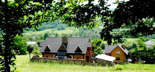 Transcarpathia Bed & Breakfast | Discover Дикий Мед: 9.7/10 with Pool & Ocean View