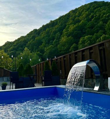 Shaian House | Top-Rated Приватна садиба Шаянське джерело with Pool & Spa