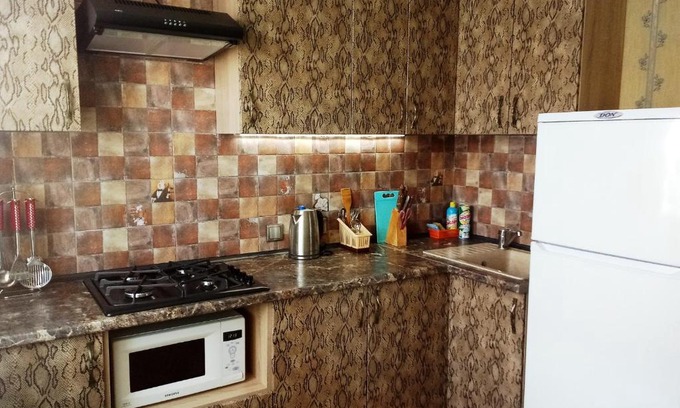 Probuzhdeniye Apartment | Discover проспект Химиков 3/1: Pet-Friendly Getaway