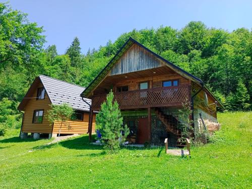 Snidavka Cabin | Explore Під горою: 9.7 Rated, Pet & Child Friendly Stay