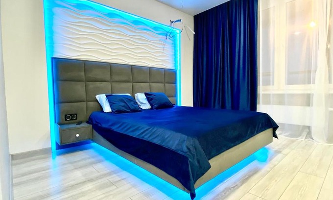 Sovetsky City District Apartment | Discover Родина Lux: 9/10 Rated with Hot Tub Access