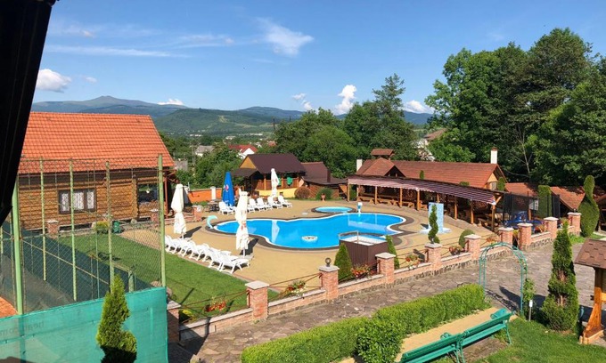 Svalyava Hotel | Discover Рутенія: Pet-Friendly Retreat with Ocean Views