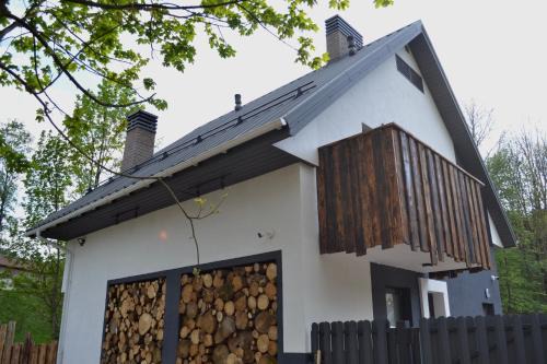 Izki House | Pet-Friendly Садиба Деревій with Excellent Guest Rating 9.2