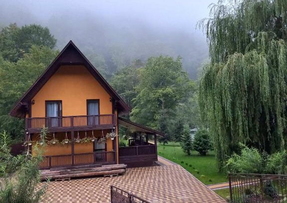 Transcarpathia House | Experience Family-Friendly Comfort at Садиба Срібний Вовк