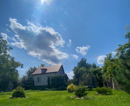 Volyn Oblast House | Charming Stay at Садиба у Дяді Міши with Ocean Views