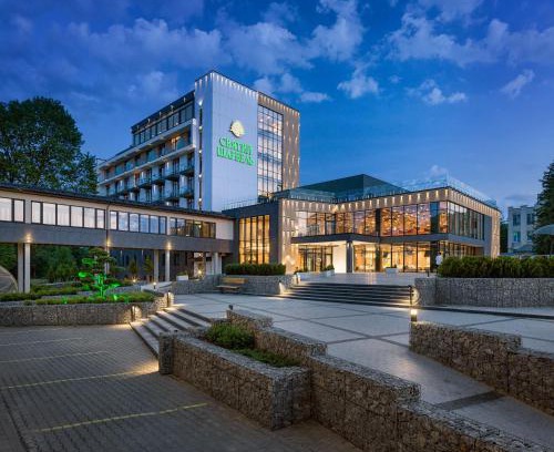 Morshin Resort | Unwind at Святий Шарбель: Rated 9.6 with Oceanfront Bliss