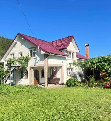 Jasienow House | Unforgettable Stay at Світанок у горах - Rated 9.6/10!