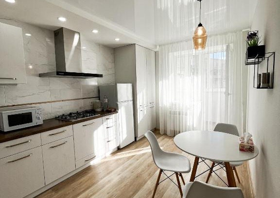 Sukhinovka Apartment | Bright Apartments in the Heart Near Korpusny Park - HELEN Network